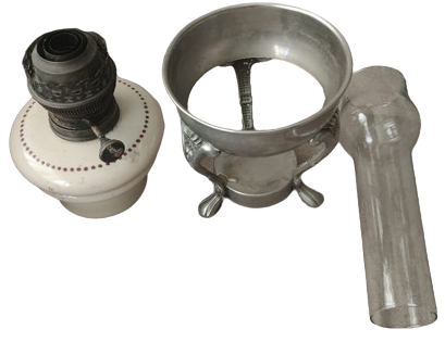 1900 VİKTORYA DÖNEMİ MATADOR 20 BEC PİRİNC YUVARLAK MAKİNE FİTİL  PORSELEN DEPO METAL GÜMÜŞ KAPLAMA ÜC AYAK KAİDE CAM ŞİŞELİ GAZ LAMBASI