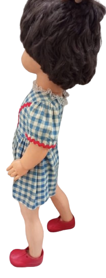 1970 LİSSİ BATZ MAVİ BEYAZ KARELİ ELBİSELİ 82 CM BOYUNDA ELBİSELİ KIZ BEBEK KIRMIZI AYAKKABILI OYUNCAK KIZ COCUK BEBEK SINIRLI ÜRETİM