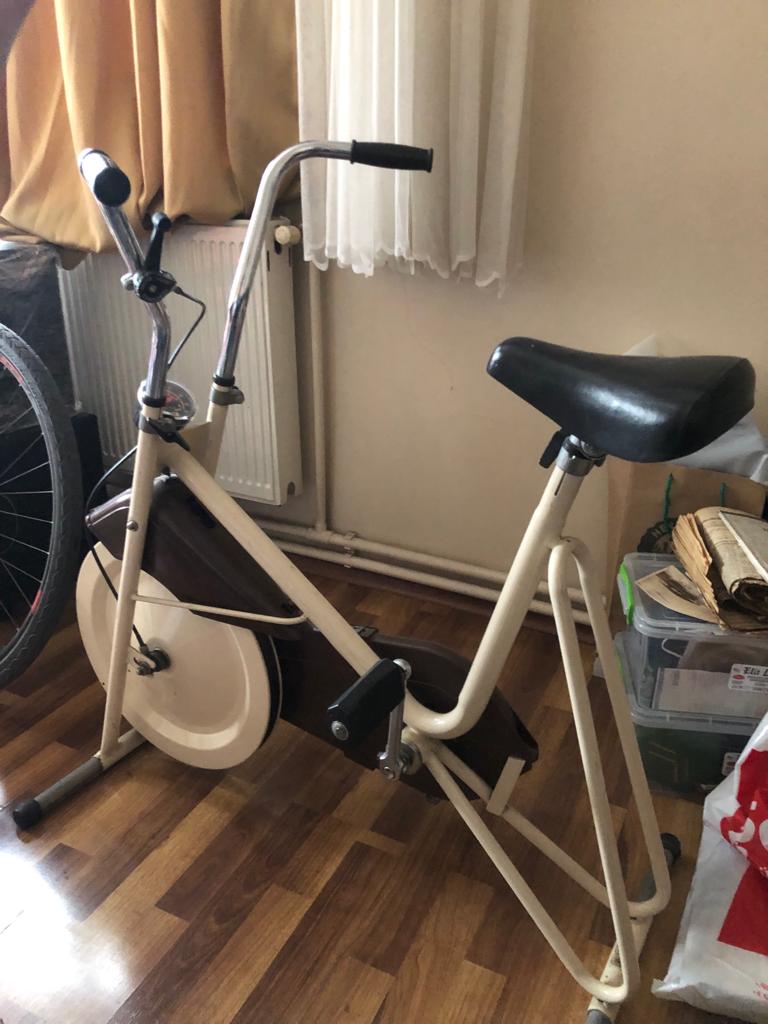  KETTLER FİTNESS  METAL CELİK KADRO MEKANİK  ALTI VİTESLİ AYAK PEDAL CEVİRMELİ DÖNEM KONDİSYON BİSİKLETİ