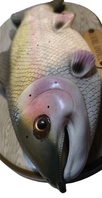 1990 TOMMY TROUT ÖNUNDEN GECEN BİRİNİ GÖRDÜGÜNDE KUYRUGUNU BAŞINI AGZINI OYNATARAK ŞARKI SÖYLEYEN GEVEZE BALIK