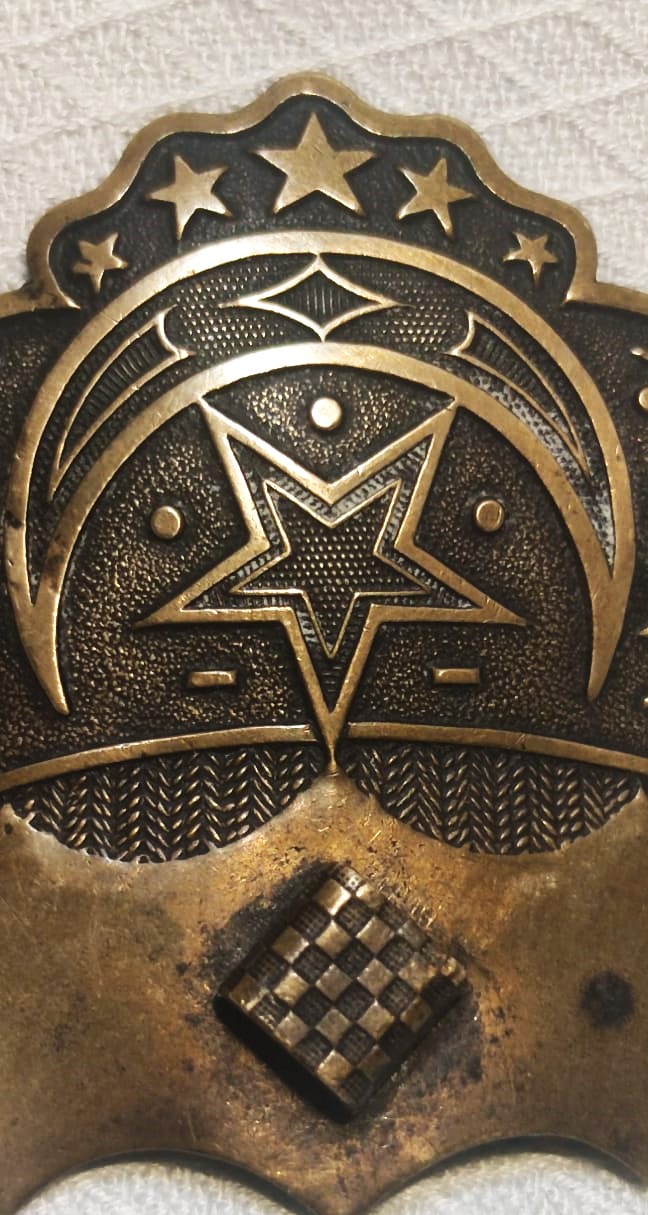 OSMANLI AY YILDIZLI  SARAY İÇİNDE KULLANILAN CİFT PARCA SIRMALI HANCER İLE KİLİTLENEN KEMER TOKASI 