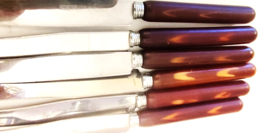 MEYVA BICAGI PORSELEN MUZ ALT GÜMÜŞ KAPLAMA KAİDELİ 6 ADET SAPLAR GALANIT İMPORT ROSTFRITT STAL DAMGALI UZERİNDE  MUZ SİNEGİ GÖRSELİ BULANAN TAKIM