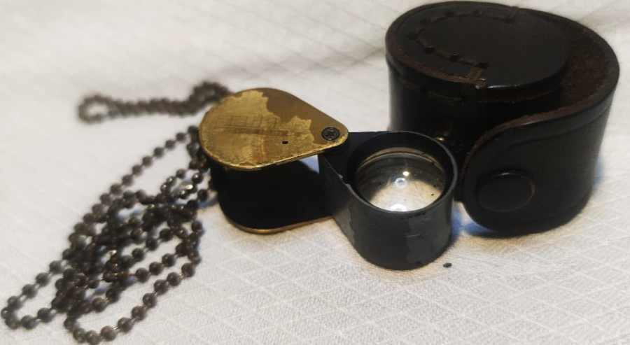 1960 USA  DERİ KILIFINDA PİRINC CİFT CAM MERCEKLİ HASSAS MERCEK BUYUTEC ELMAS YEŞİM PIRLANTA  PARA KONTROLU İÇİN ÜRETİLMİŞTİR BONCUK ZİNCİRLİ LOUP