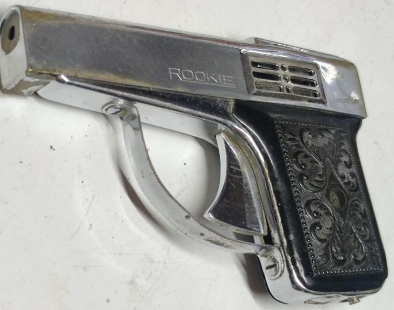 196 ROOKIE PENGUIN LİHGTER  PİRİNC ÜZERİ BEYAZ KROM KAPLAMA FUL MEKANİK TABANCA  BENZİN TAŞLA CALIŞIR