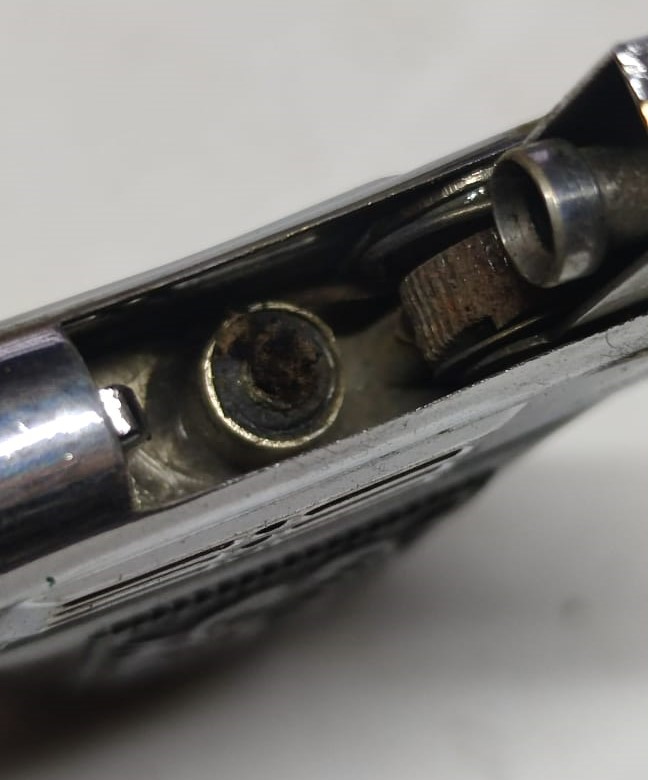 196 ROOKIE PENGUIN LİHGTER  PİRİNC ÜZERİ BEYAZ KROM KAPLAMA FUL MEKANİK TABANCA  BENZİN TAŞLA CALIŞIR