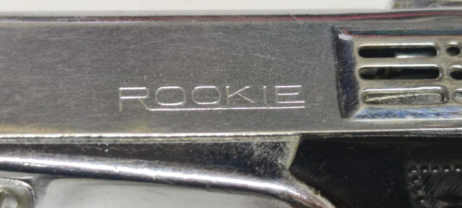 196 ROOKIE PENGUIN LİHGTER  PİRİNC ÜZERİ BEYAZ KROM KAPLAMA FUL MEKANİK TABANCA  BENZİN TAŞLA CALIŞIR