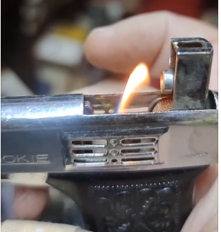 196 ROOKIE PENGUIN LİHGTER  PİRİNC ÜZERİ BEYAZ KROM KAPLAMA FUL MEKANİK TABANCA  BENZİN TAŞLA CALIŞIR