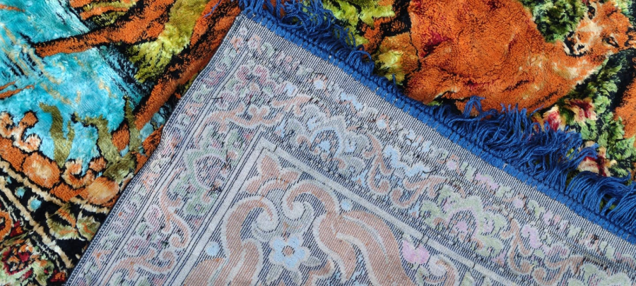 TAMAMI EL TEZGAH DOKUMA ÜZERİNDE ORMANDA GEYİK VE  CEYLANLAR TEMALI RESMİ BULUNAN FLOŞ SACAKLI DUVAR HALISI