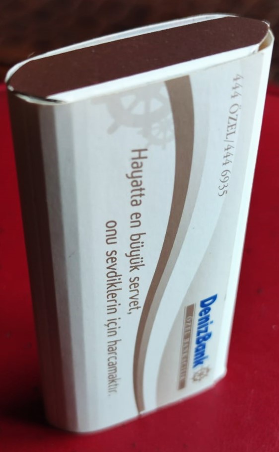 DENİZBANK ŞÖMİNE YAKMA KİBRİTİ VASATİ 25 UZUN COP ÜZERİNDE YAZAN HAYATTA EN BUYUK SERVET ONU SEVDİKLERİN İÇİN HARCAMAKTIR