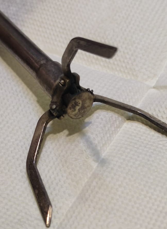 ORİJİNAL GÜMÜŞ KAPLAMA  MEKANİK ÜC KOLLU  ACILIR KAPANIR  BUZ ALMA MAŞASI 