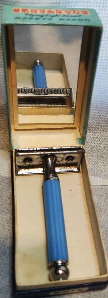1960  KWANG YUNG SAFETY RAZOR  SETS FACTORY FLYING  EAGLE BRAND AYNALI KARTON KUTUSUNDA KOLEKSİYONLUK KROM CELİK TIRAŞ MAKİNASI