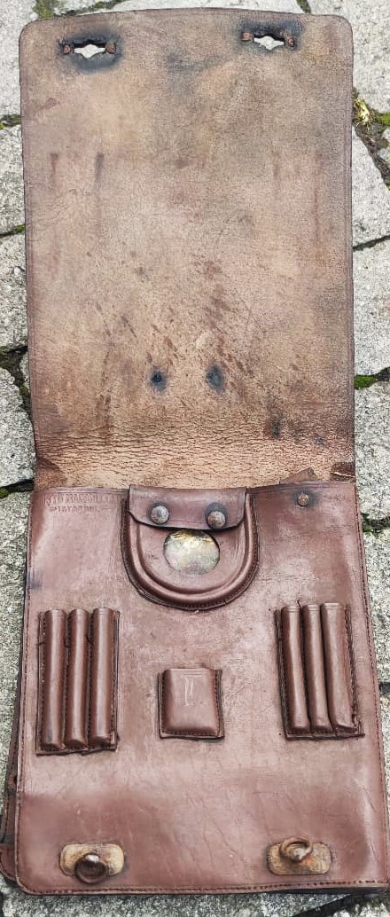 CUMHURİYET DÖNEMİ ASKERİYEDE KULLANILMIŞ DERİDEN MAMÜL HARİTACI SUBAY ÇANTASI  HAKİKİ DERİ YERLİ ÜRETİM RÜŞTÜ MACARLIOGLU İSTANBUL