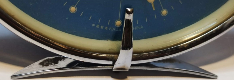 1970 KURMALI  ALARMLI MASA SAATİ OVAL MAVİ KADRAN KROM METAL AYAKLI SAAT