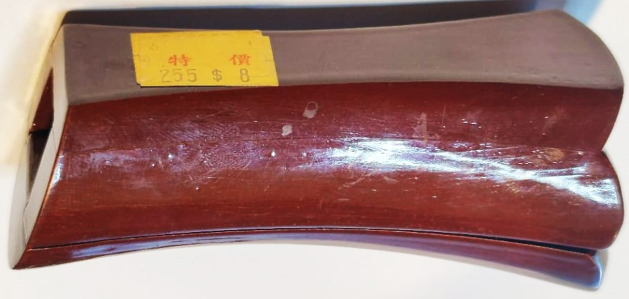 CİNDE  CENAZE VE DEFİN İŞLEMLERİNDE KULLANILAN ÖLEN YAKILAN ÖLÜLERİN KÜLLERİNDEN HATIRASI İÇİN KOYULDUGU KUTU