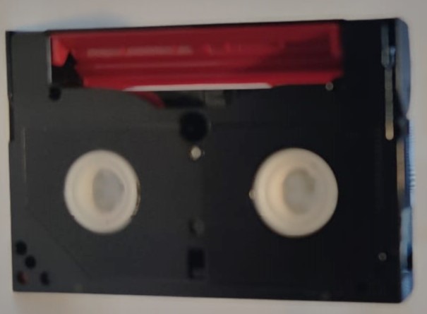 SONY RİCH COLOURS & CLEAR SAUND 90  HMP METAL PARTİCLE PAL Hİ8  VİDEO CASSET ORJİNAL KABINDA  KASET