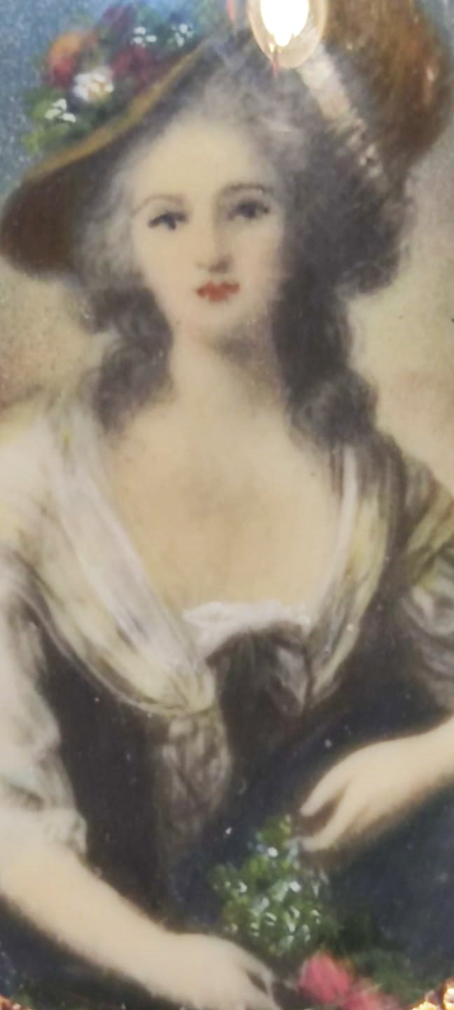 19 Y.Y AVRUPA EL YAPIM FİLDİŞİ CERCEVEDE ELİSABETH PHİLİPPE MARIE HELENE MİNİATUR CALIŞMA  FOTOĞRAF ÇERÇEVESİ 