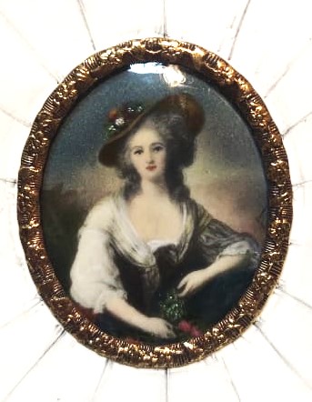 19 Y.Y AVRUPA EL YAPIM FİLDİŞİ CERCEVEDE ELİSABETH PHİLİPPE MARIE HELENE MİNİATUR CALIŞMA  FOTOĞRAF ÇERÇEVESİ 