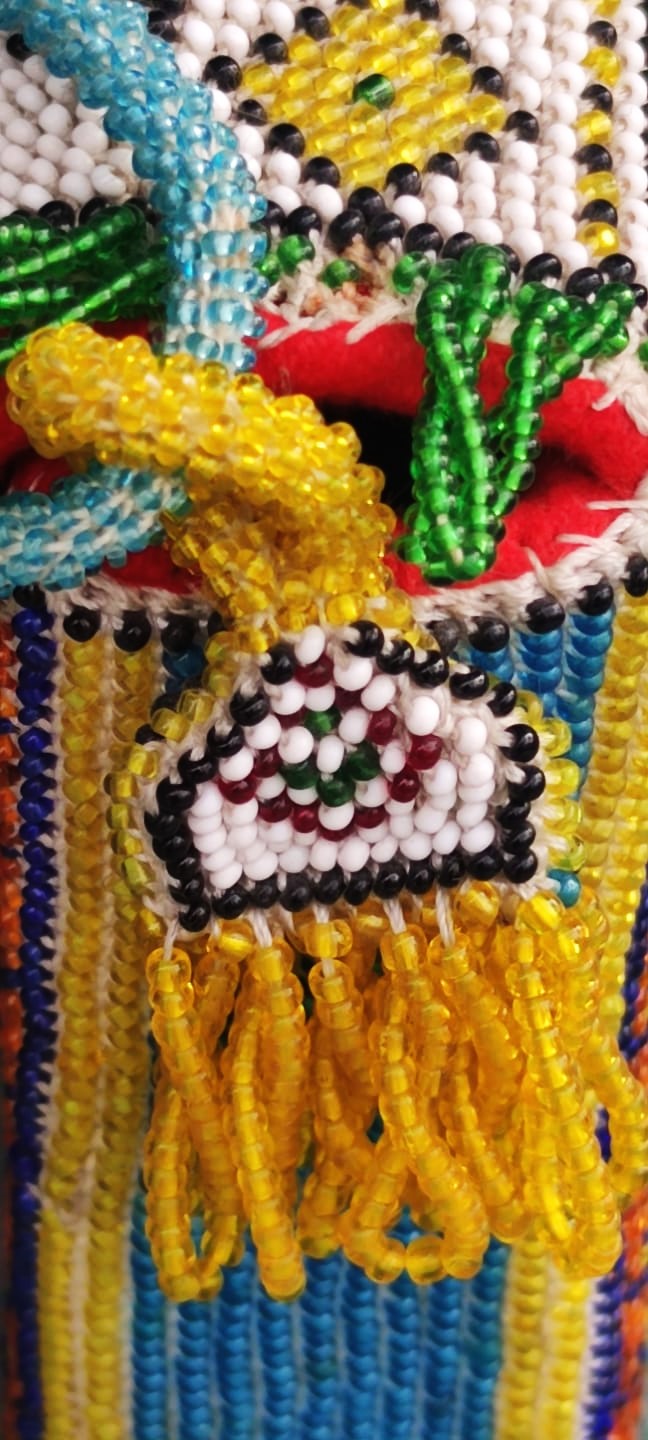 HAPISHANE KADER MAHKUMLARININ YAPTIGI BONCUK CANTA TAMAMI EL İŞİ ORTA  BOYDA TASIMA KULPLUKİLTLİ BAYAN CANTASI NUR HAYATA  HEDİYE