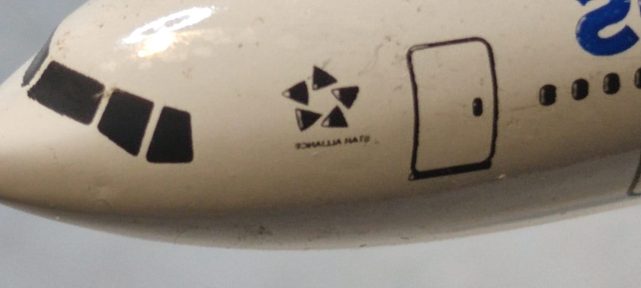 TURKISH AIRLINES GLOBALLY YOURS BOEİNG 777-300 TURK HAVA YOLLARI THY KUSUSUNDA  1/400 MAKET METAL KAİDELİ YOLCU UCAGI