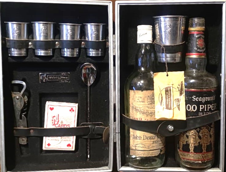 1960 VINTAGE TRAV-L-BAR EVER-WEAR EXECUTAIR 880 TRAVEL BAR USA TREN UCAK GEMİZ KARA YOLCULUGUNDA KULLANILAN CANTA BAR