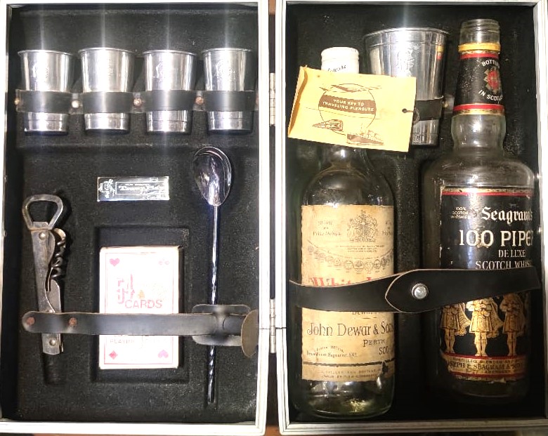 1960 VINTAGE TRAV-L-BAR EVER-WEAR EXECUTAIR 880 TRAVEL BAR USA TREN UCAK GEMİZ KARA YOLCULUGUNDA KULLANILAN CANTA BAR