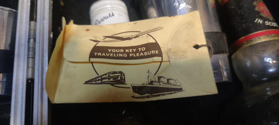 1960 VINTAGE TRAV-L-BAR EVER-WEAR EXECUTAIR 880 TRAVEL BAR USA TREN UCAK GEMİZ KARA YOLCULUGUNDA KULLANILAN CANTA BAR