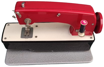  1970 MACHINE MİNİ MİNATURE OYUNCAK DİKİŞ MAKİNASI KIRMIZI METAL RENKDE MEKANİK ELLE CALIŞAN SSCB MALI OYUNCAK DİKİŞ MAKİNASI