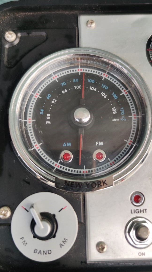 SPIRIT OF ST.LOUIS N-X-211 ROBERTSON RADIO ALARM CLOCK FLIGHT CASE PORTABLE CANTA RADYO SAAT