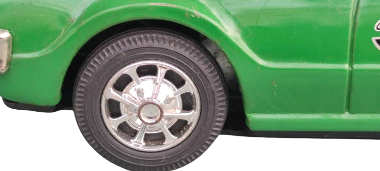 CAMARO Z/28 1968 CAMARO OLDSMOBİLE TORONADO JAPAN  TOYS TENEKE OYUNCAK ARABA YEŞİL RENKDE İCERSİNDE POLİS CAKAR İŞARET LAMBASI PİLLİ YARIŞ OTOBOBİL