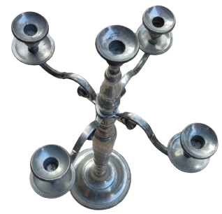 BEŞ KOLLU BUYUK BOY ORTA MASA VEYA  SÖNİNO UZERİ TEK ŞAMDAN ETLİ KALİTELİ ALİMUNYUMDAN DOKULMUŞTUR 