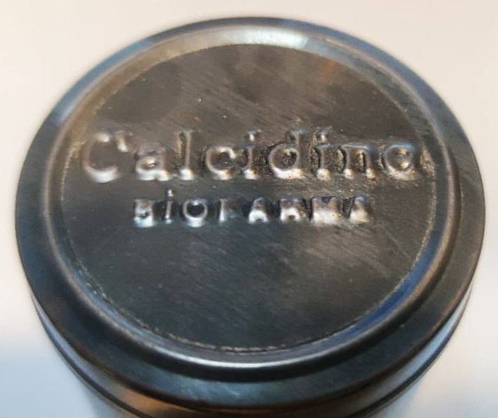 CALCİDİNE BİOFARMA TENEKE BOŞ KAPAKLI SİLİNDİR ŞEKLİNDE İLAC KUTUSU