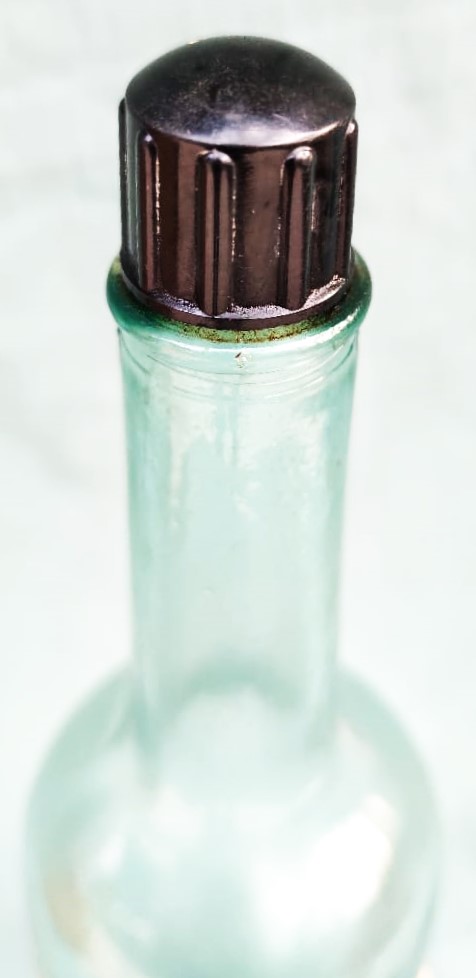 CUMHURİYET BAŞI LALE KOLONYASI MARQUE DEPOSEE 80 DERECE EXTRA BAKALIT CEVİRME KAPAKLI BOŞ KOLONYA CAM SİŞE 