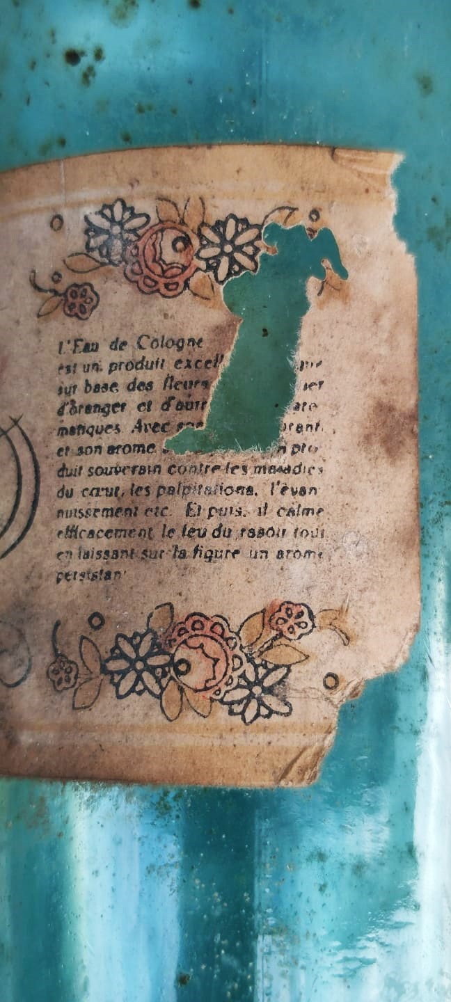 CUMHURİYET BAŞLARI ROZONA KOLONYASI MARQUE DEPOSEE 80 DERECE BAKALIT CEVİRME KAPAKLI BOŞ KOLONYA CAM SİŞE