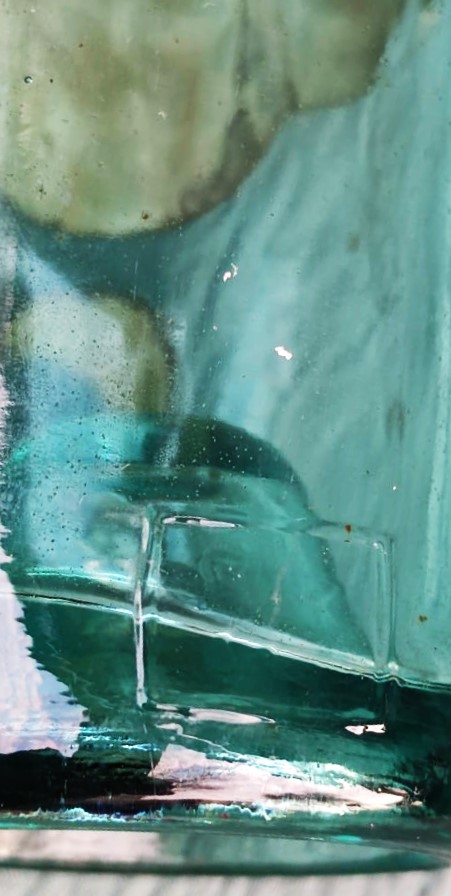 CUMHURİYET BAŞLARI ROZONA KOLONYASI MARQUE DEPOSEE 80 DERECE BAKALIT CEVİRME KAPAKLI BOŞ KOLONYA CAM SİŞE