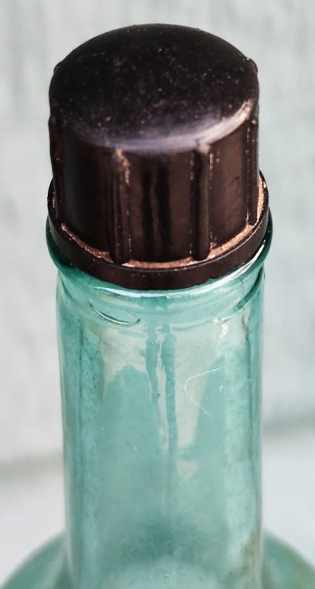 CUMHURİYET BAŞLARI ROZONA KOLONYASI MARQUE DEPOSEE 80 DERECE BAKALIT CEVİRME KAPAKLI BOŞ KOLONYA CAM SİŞE