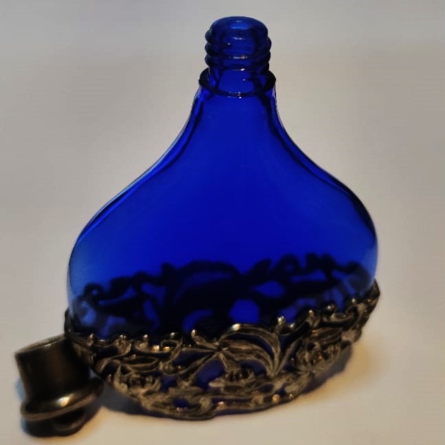 HANDCRAFTED SİLVERTRİ COBALT BLUE PURFUME GLASS KOBALT MAVİSİ VİDALI KAPAKLI CAM İÇİ BOŞ PARFUM ŞİŞESİ