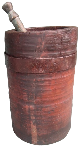 1900 OSMANLI KAHVE CEKİRDEGİ EZİCİ DİBEK DÖNEMİ KİRAZ AĞACINDAN YAPILMIŞ KENARLAR CELİK CEMBERLE SARILI  BRONZ ELİYLE BİRLİKTE AHŞAP DİBEK