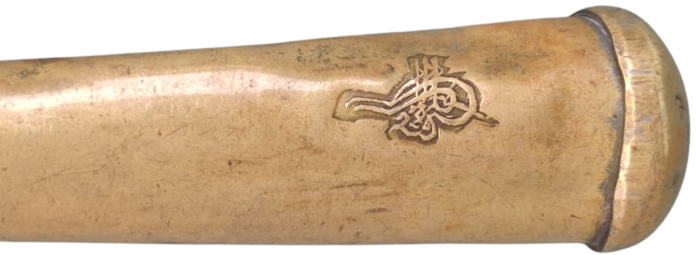 OSMANLI BİRİNCİ DUNYA SAVASI SUVARI BİRLİGİ  ATLI SUBAY KAMCISI ÜZERİ TURALI ASKERİ  SARI TUTACLI TURALI KIZILCIK AGACINDAN UCU SARILI 