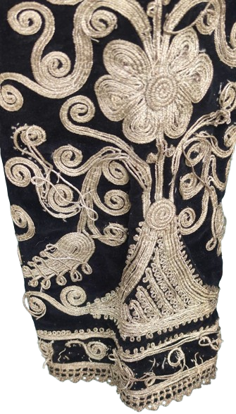 1900 OSMANLI İZMİR YORESİ EFE İŞİ LACİVERT KADİFE ASTARLI SIRMALI CEPKEN UZERİ KOLLARI İŞLEMELİ TAMAMI ELDE İŞLENİP DİKİLMİŞTİR 