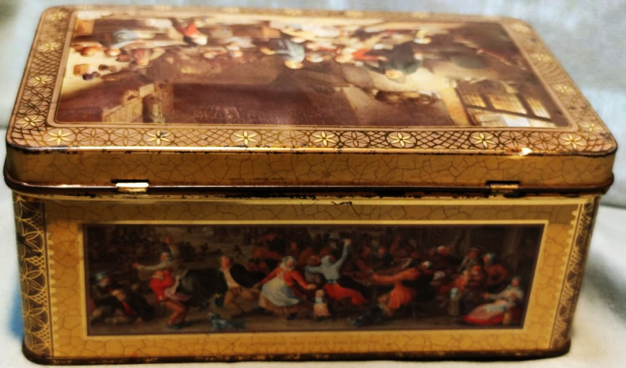 1963 TENEKE KAPAKLI KUTU ÖN KAPAKDA KÖY OKULU  DE DORPSCHOOL RESMİ ONDE VE ARKADA  DORPSKERMIS VAN DAVİD VİNCBOONS KÖY FUARI