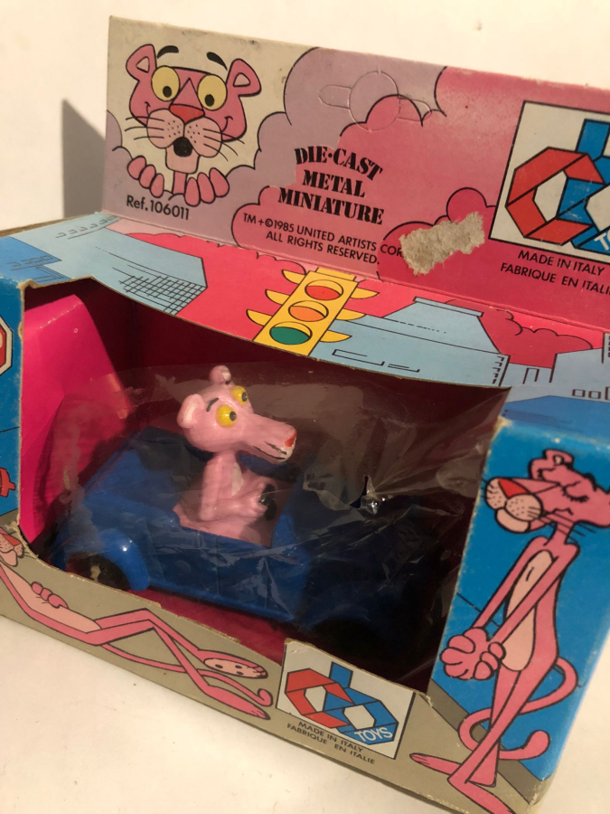 DİE-CAST ARABA PEMBE PANTER 1985