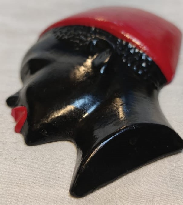 1970 ALCI ARAP KIZI DUVARA ASILAN KAFASINDA KIRMIZI FESLİ YENİ YAPIM DEGİLDİR