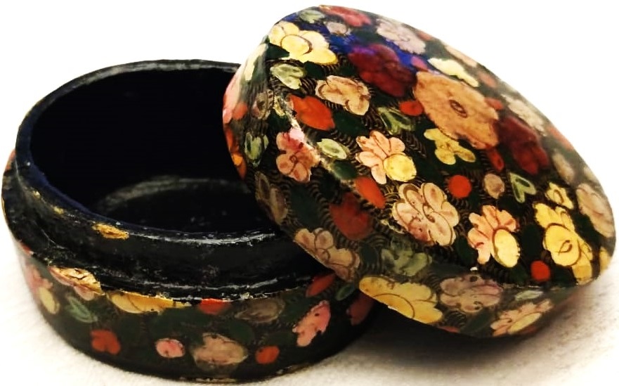 PAPYA MAŞA EL YAPIMI MUCEHVER VEYA COK AMACLI KUTU OVAL FORMDA KAPAKLI ÜZERİ EL BOYAMA CİCEK DAL MOTİFLERİYLE BEZELİ