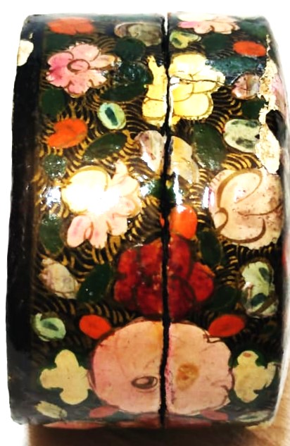 PAPYA MAŞA EL YAPIMI MUCEHVER VEYA COK AMACLI KUTU OVAL FORMDA KAPAKLI ÜZERİ EL BOYAMA CİCEK DAL MOTİFLERİYLE BEZELİ