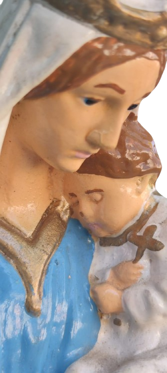 1970 MEYREM ANA KUTSANMIŞ ANNE HEYKELİ BEBEK HZ İSA YI TUTARKEN KOTOLİK KALİTELİ RECİNEDEN YAPILMIŞTIR TAMAMI EL BOYAMADIR İTALYAN