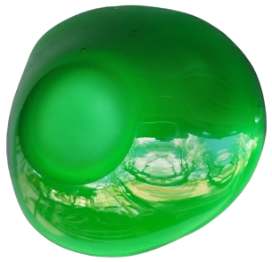 1970 İTALYAN MURANO  YEŞİL ZEMİN ÜZERİ BEYAZ KALP FORMUNDA İÇERSİNDE CEŞİTLİ RENKLERDE KÜL TABLASI