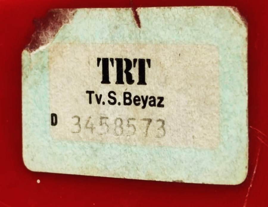 1979 GRUNDIG TRUMPH 1421 GERMANY KIRMIZI KASA SİYAH BEYAZ  6 KANAL UHF VHF 220 VE 12 VOLT İLE CALIŞIR 31 EKRAN 