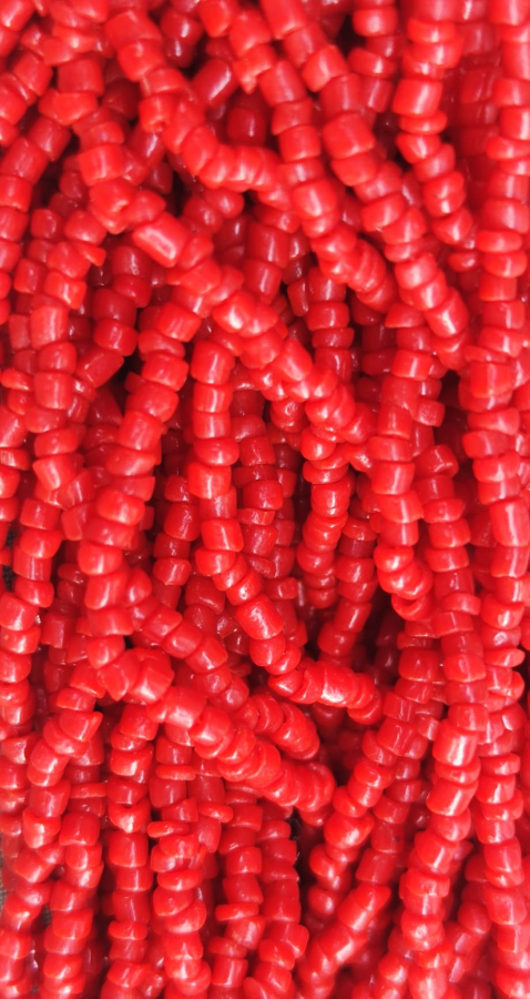 OKYANUŞ DENİZ MERCAN BAYAN KOLYE NAR CİCEGİ RENKDE SIRALI DİZİM 