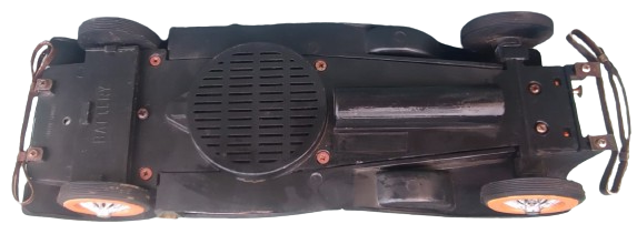 1970 BATTERY AD 1928 LİNCOLN RADIO TEK DALGA YANDA DURAN ISTEPNELERİNDE İSTASYON SES AYARI YAPILMAKTA OTOMOBİL  RADYO