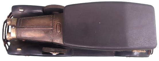 1970 BATTERY AD 1928 LİNCOLN RADIO TEK DALGA YANDA DURAN ISTEPNELERİNDE İSTASYON SES AYARI YAPILMAKTA OTOMOBİL  RADYO